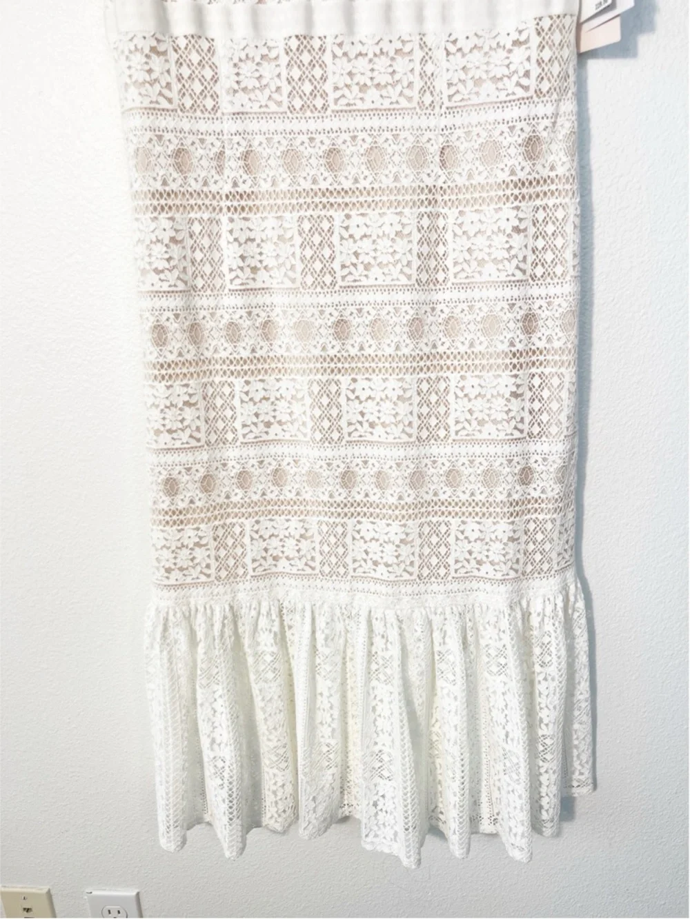 NWT Rachel Parcell Striped Lace Fitted Midi Dress in Lucent White Size Medium - Picture 3 of 7